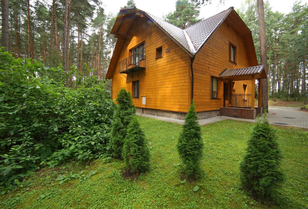 Hotel Sanatorii Sosny At Naroch Lake Gatovichi Exterior foto