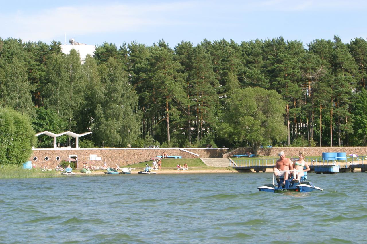 Hotel Sanatorii Sosny At Naroch Lake Gatovichi Exterior foto